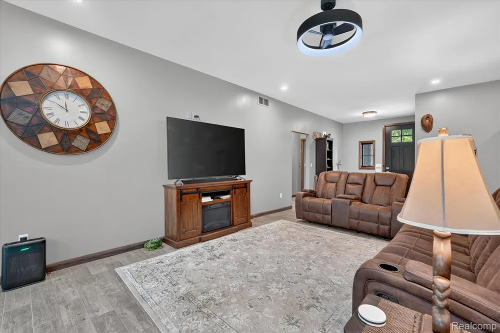 16511 Shadow Lane Fenton Charter Township, MI 48451