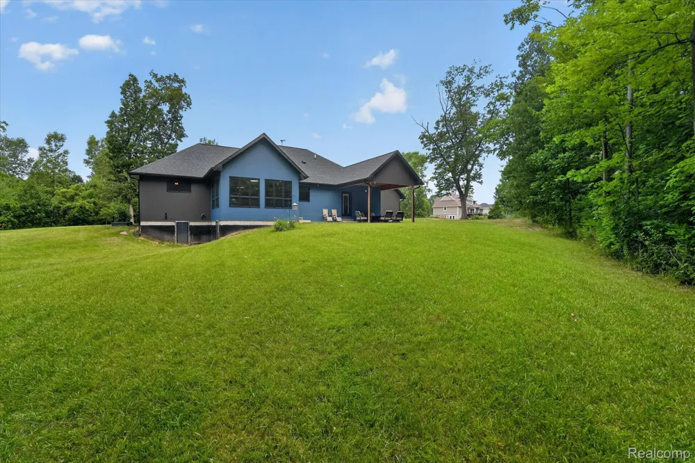 16511 Shadow Lane Fenton Charter Township, MI 48451