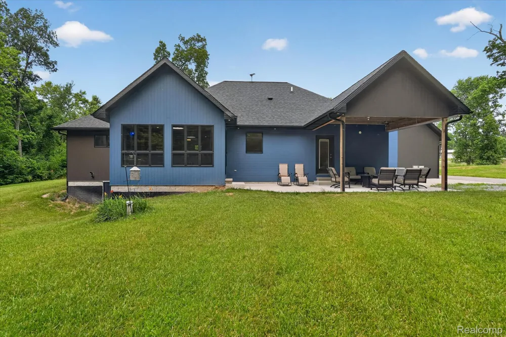 16511 Shadow Lane Fenton Charter Township, MI 48451