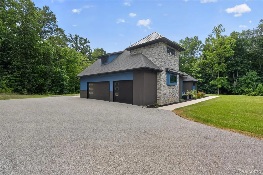 16511 Shadow Lane Fenton Charter Township, MI 48451