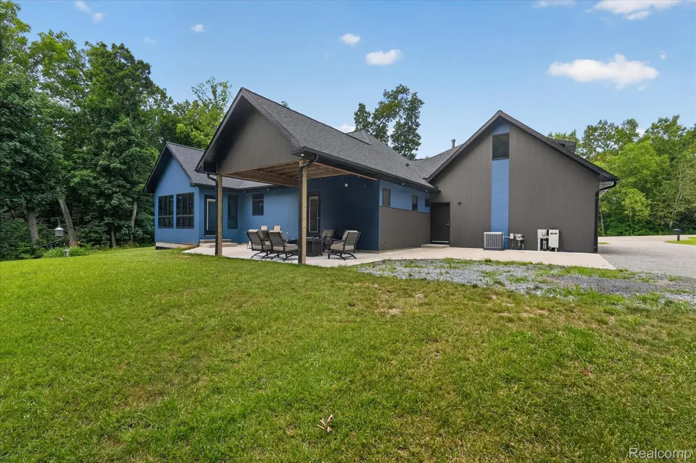 16511 Shadow Lane Fenton Charter Township, MI 48451