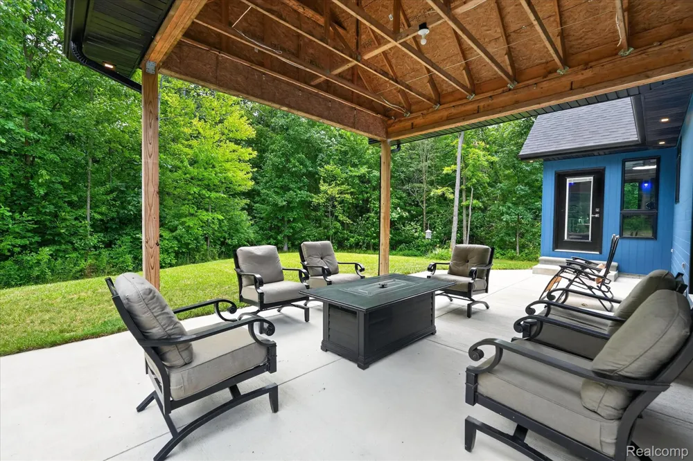 16511 Shadow Lane Fenton Charter Township, MI 48451