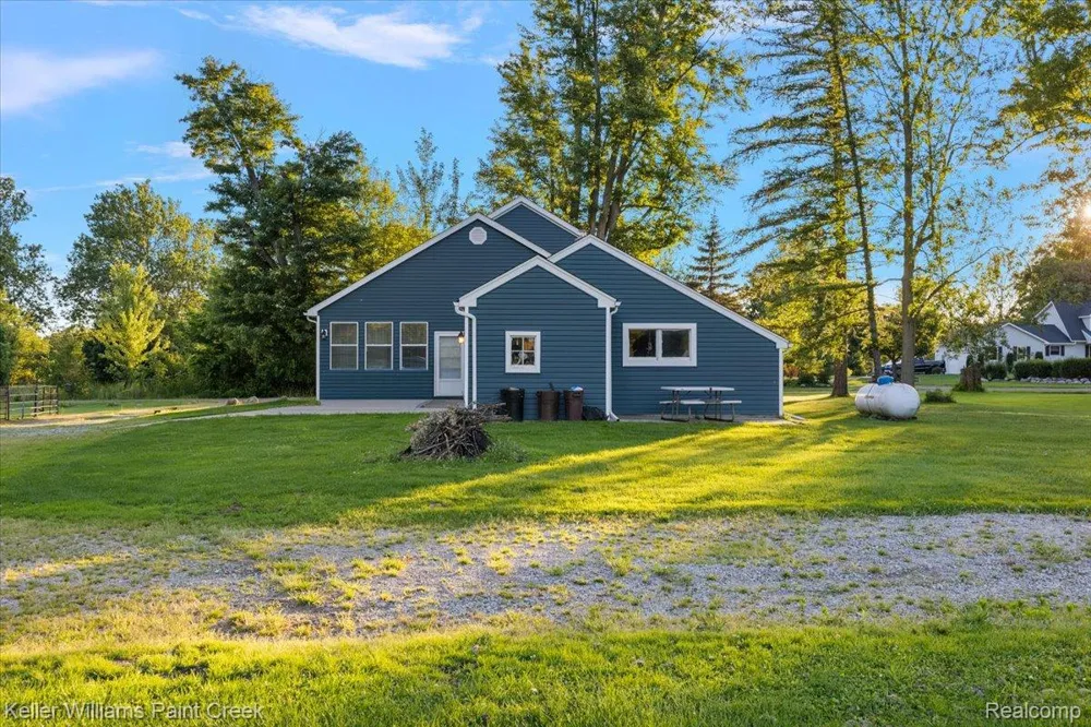 54230 Card Road Macomb Township, MI 48042