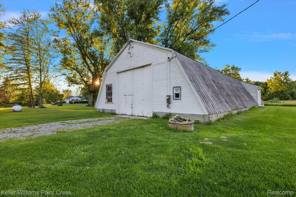 54230 Card Road Macomb Township, MI 48042