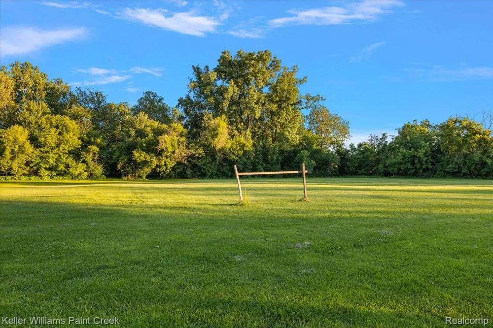 54230 Card Road Macomb Township, MI 48042