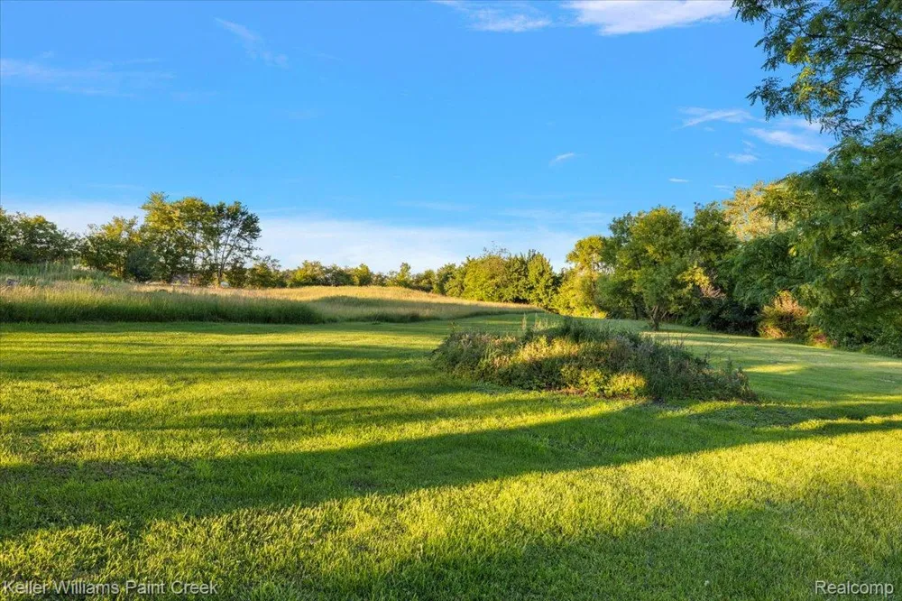 54230 Card Road Macomb Township, MI 48042