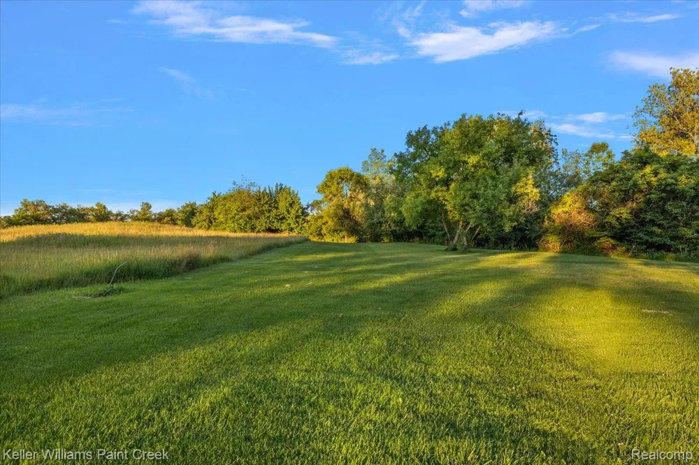 54230 Card Road Macomb Township, MI 48042