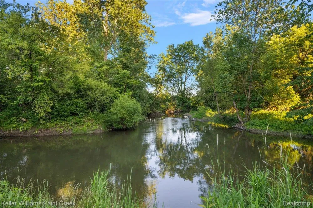54230 Card Road Macomb Township, MI 48042