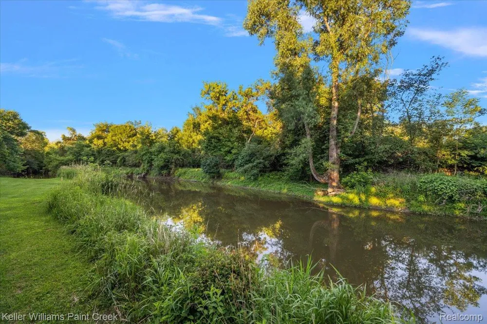 54230 Card Road Macomb Township, MI 48042