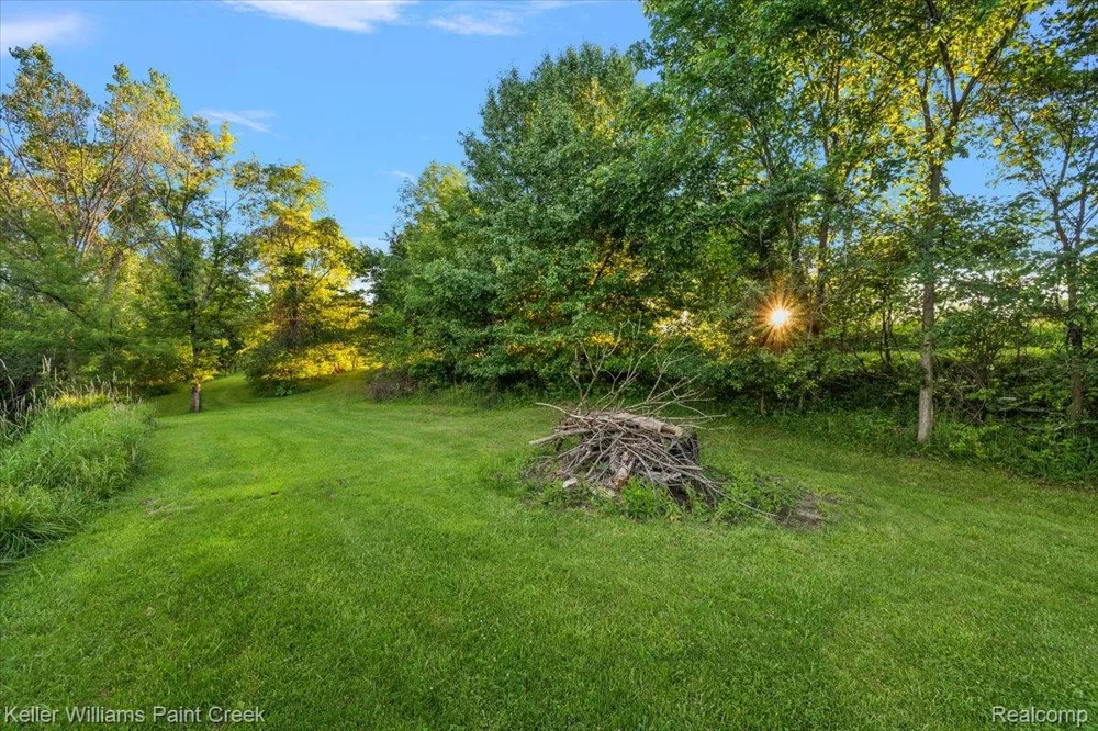 54230 Card Road Macomb Township, MI 48042