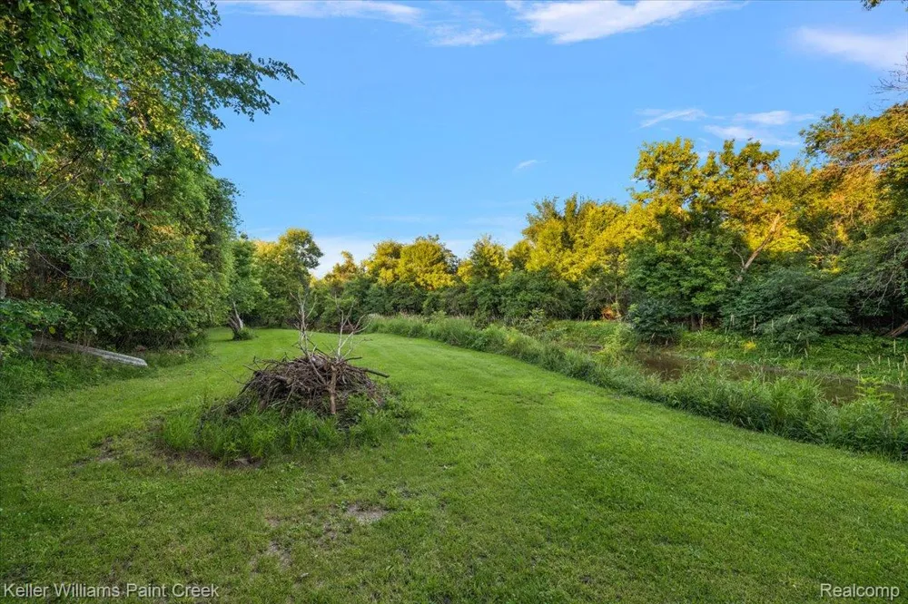 54230 Card Road Macomb Township, MI 48042