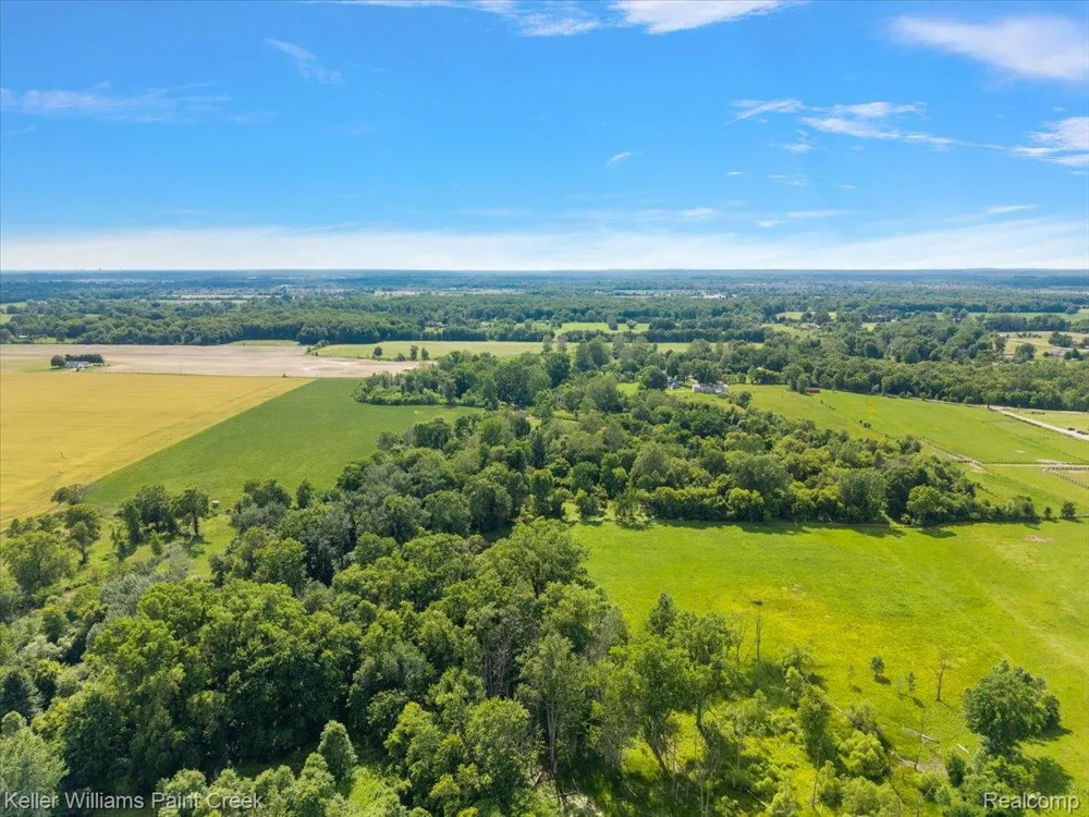 54230 Card Road Macomb Township, MI 48042