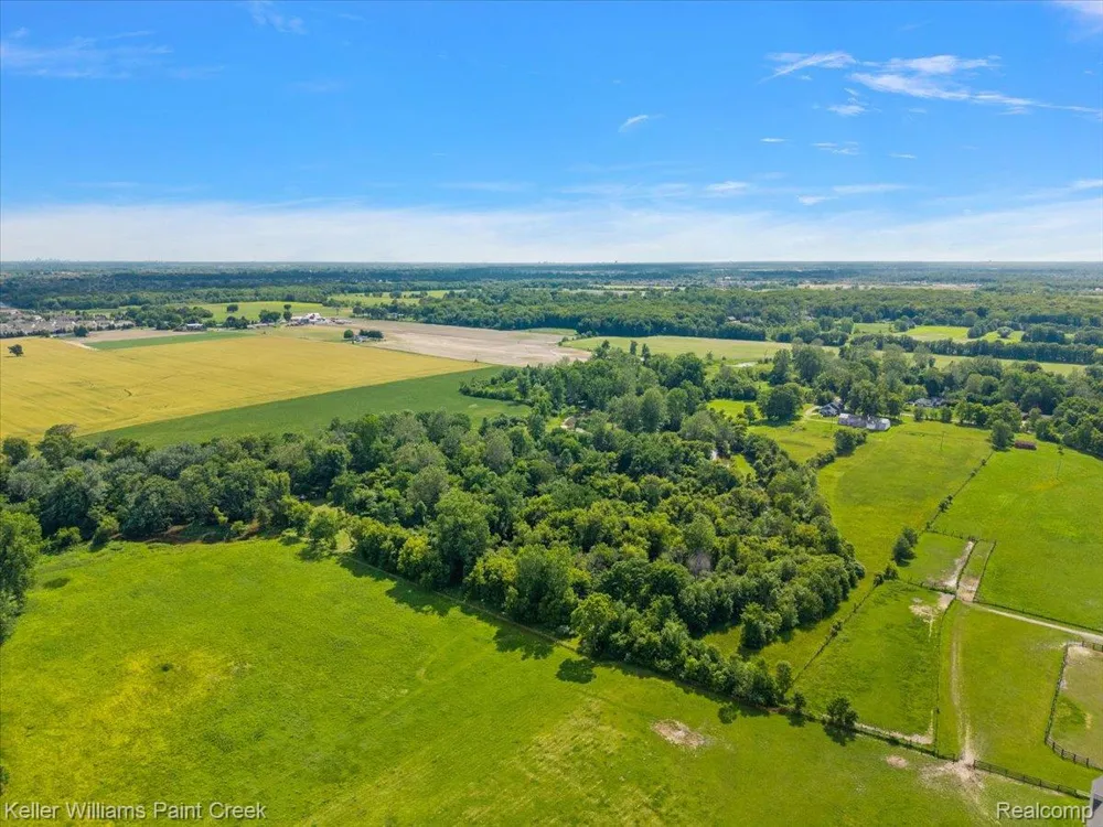 54230 Card Road Macomb Township, MI 48042