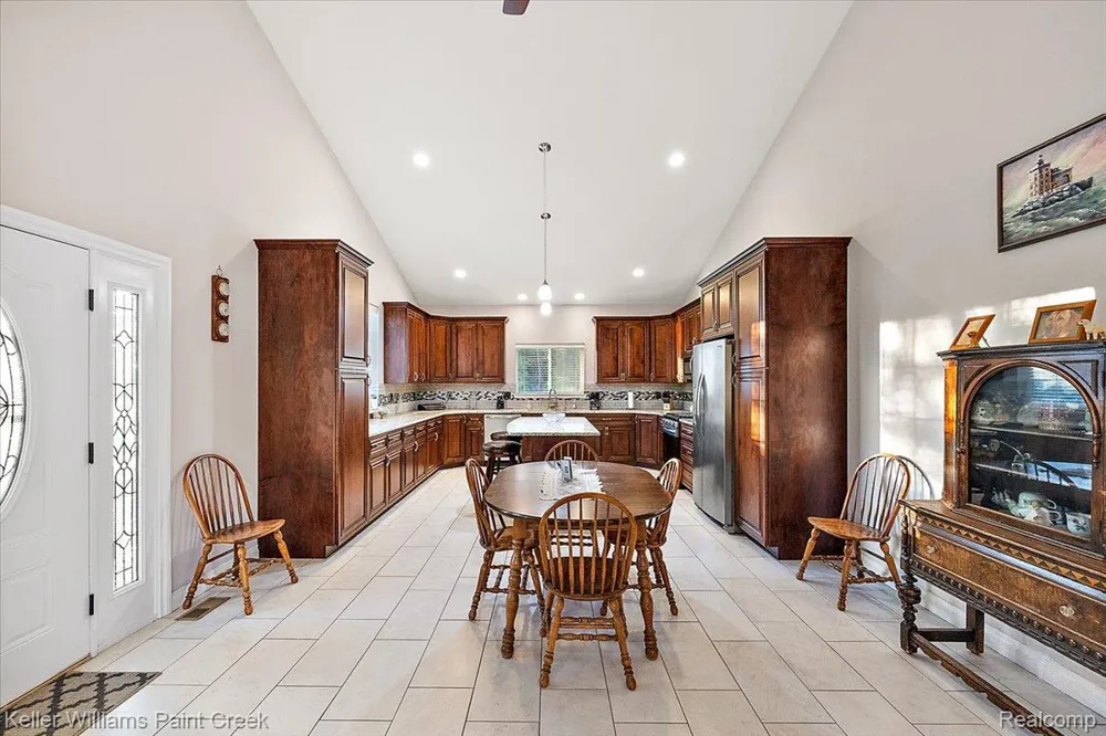 54230 Card Road Macomb Township, MI 48042