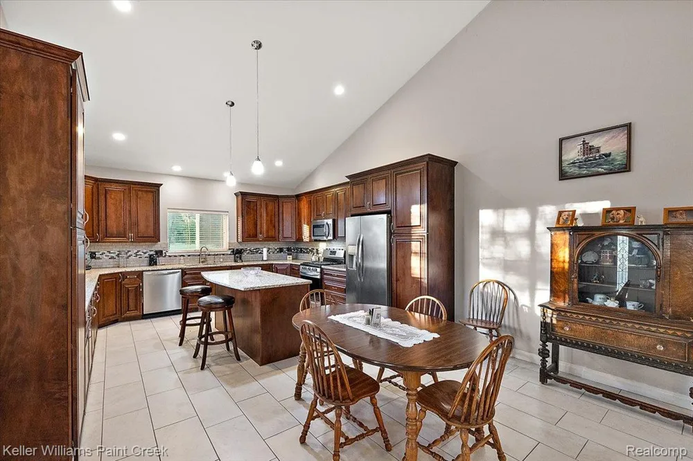 54230 Card Road Macomb Township, MI 48042