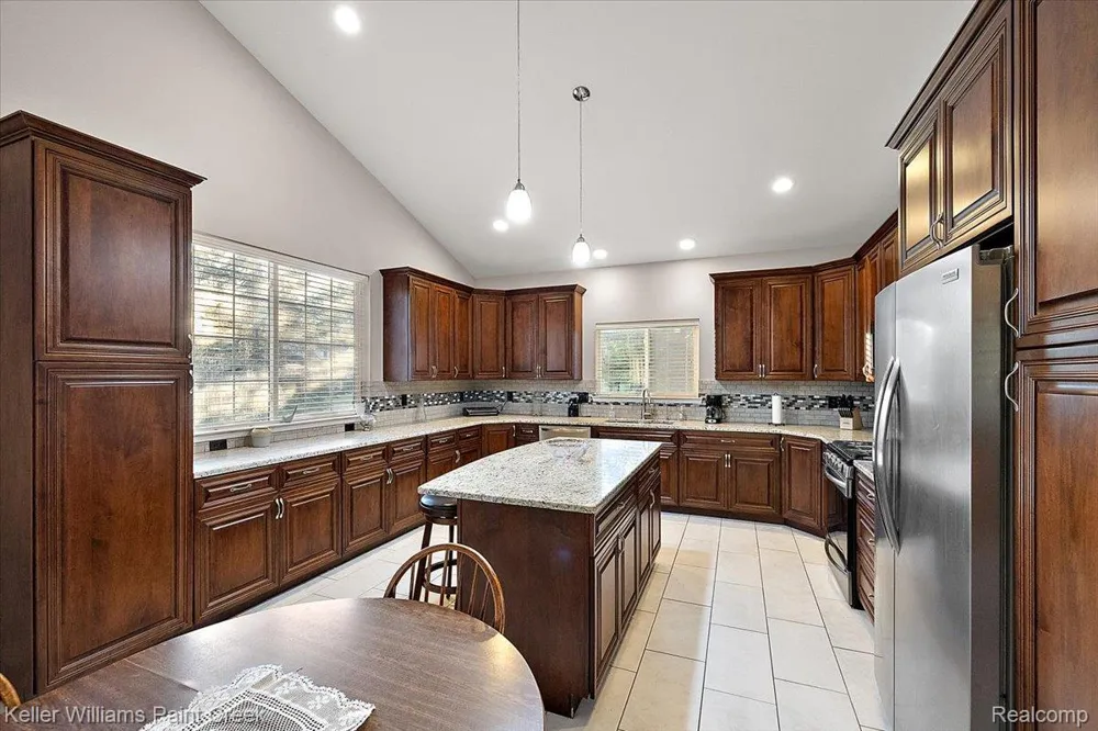 54230 Card Road Macomb Township, MI 48042