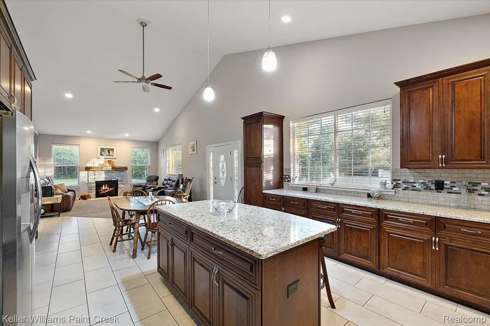54230 Card Road Macomb Township, MI 48042