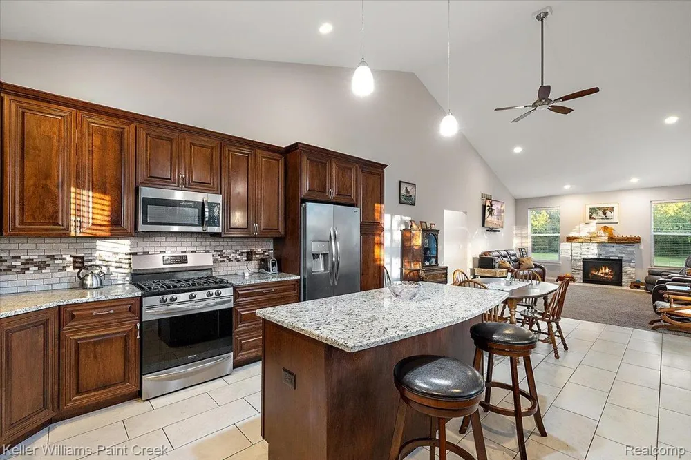 54230 Card Road Macomb Township, MI 48042