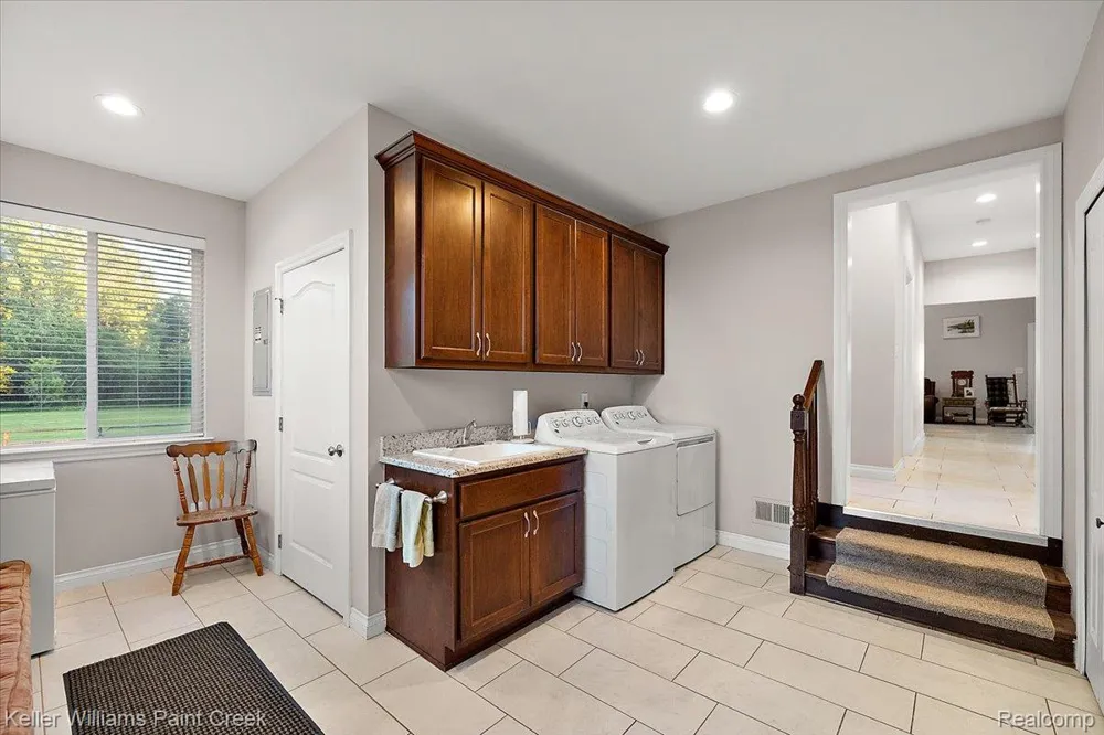54230 Card Road Macomb Township, MI 48042