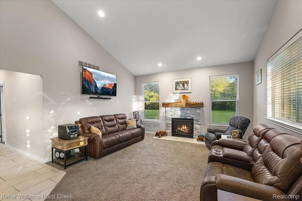 54230 Card Road Macomb Township, MI 48042