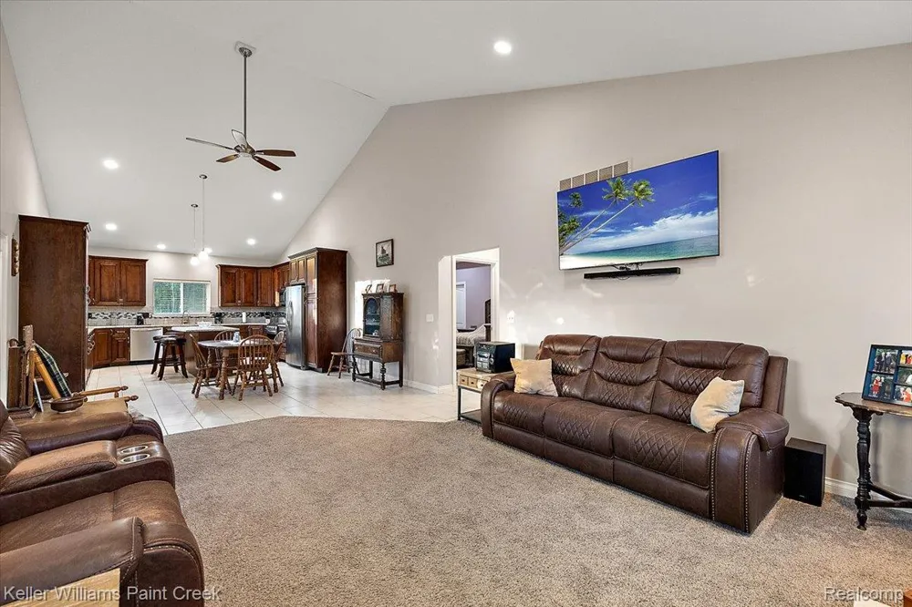 54230 Card Road Macomb Township, MI 48042
