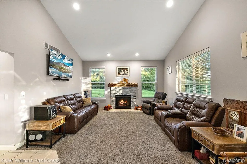 54230 Card Road Macomb Township, MI 48042