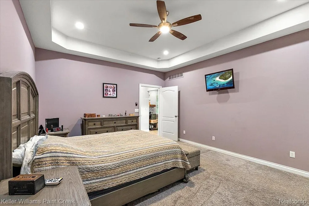 54230 Card Road Macomb Township, MI 48042