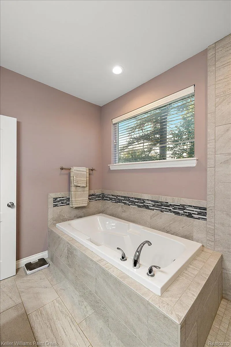 54230 Card Road Macomb Township, MI 48042