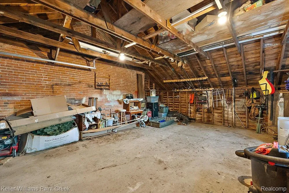 54230 Card Road Macomb Township, MI 48042