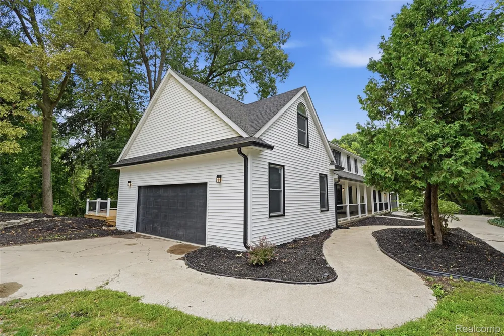 1968 Kellogg Road Genoa Township, MI 48114