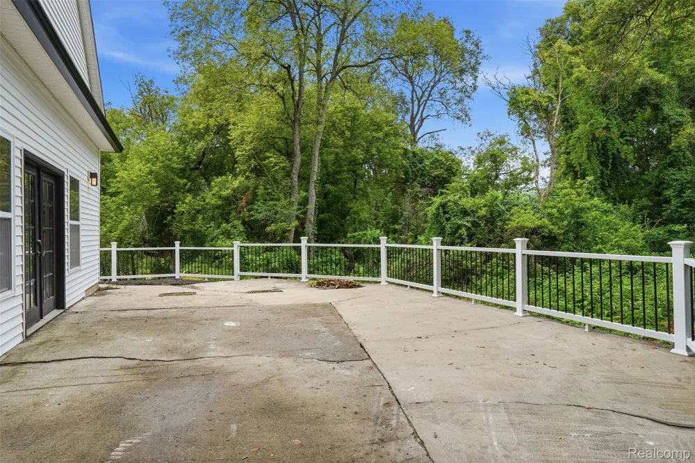 1968 Kellogg Road Genoa Township, MI 48114