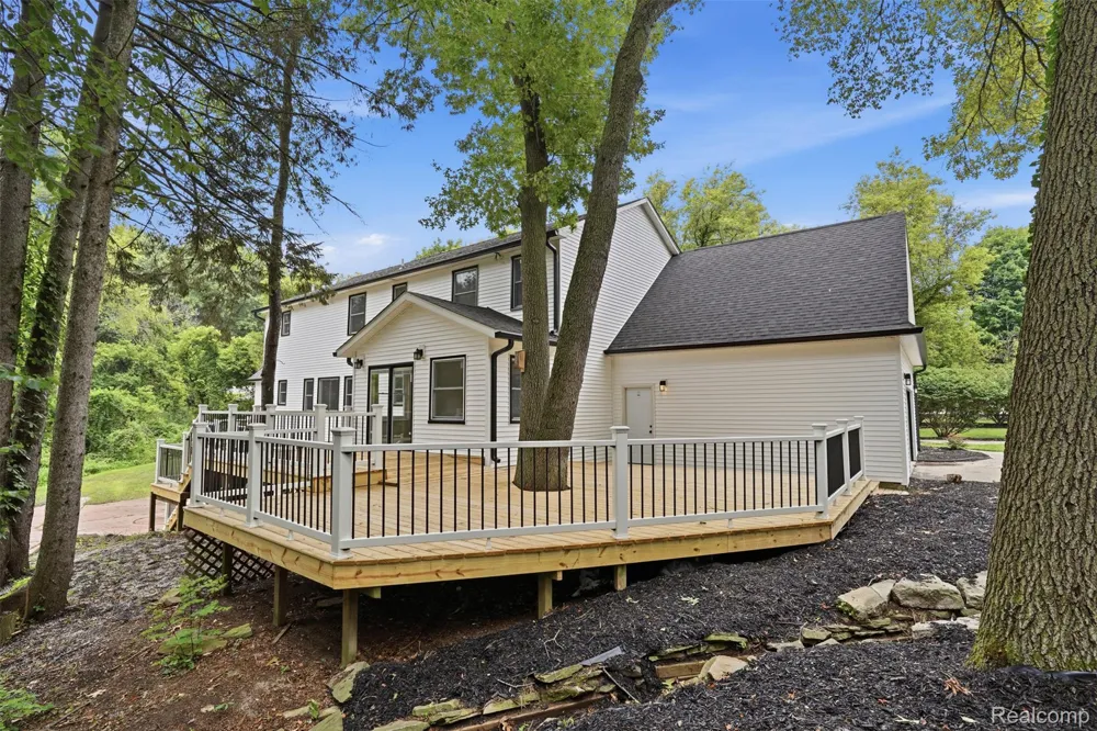1968 Kellogg Road Genoa Township, MI 48114