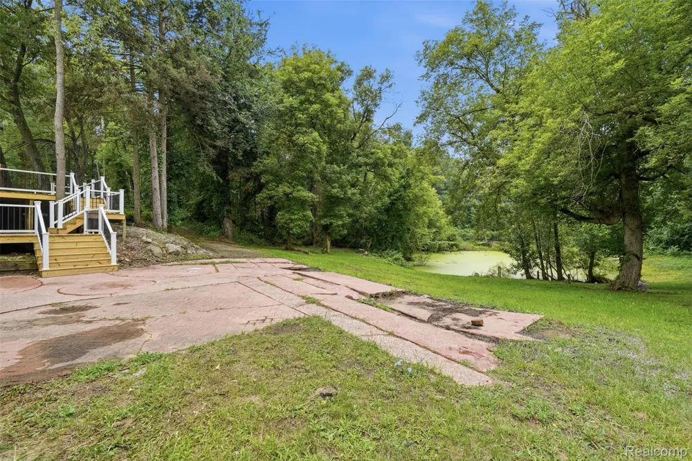 1968 Kellogg Road Genoa Township, MI 48114
