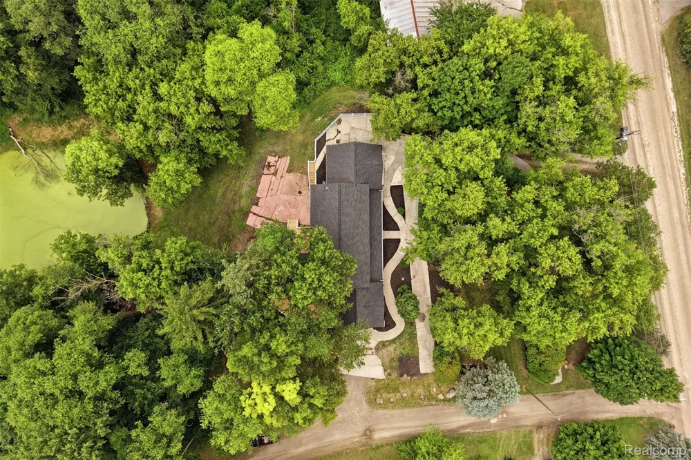 1968 Kellogg Road Genoa Township, MI 48114