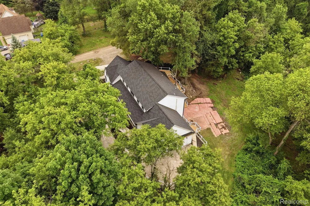 1968 Kellogg Road Genoa Township, MI 48114