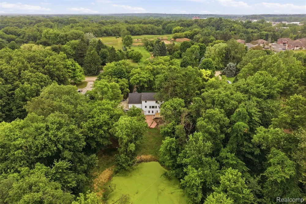 1968 Kellogg Road Genoa Township, MI 48114
