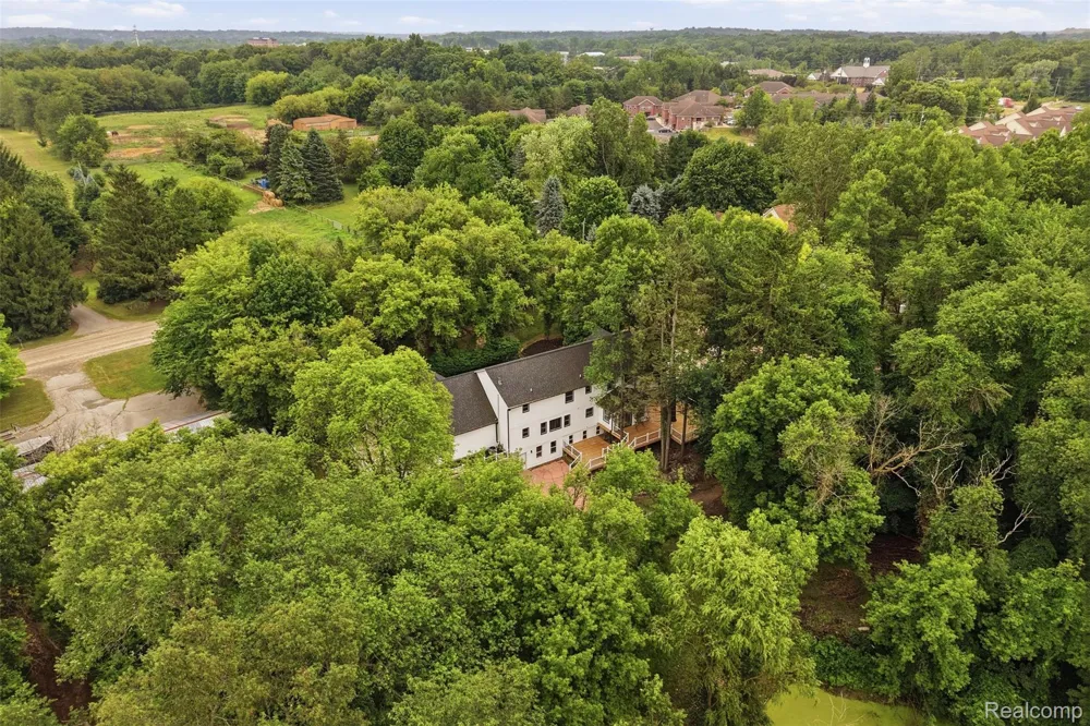 1968 Kellogg Road Genoa Township, MI 48114
