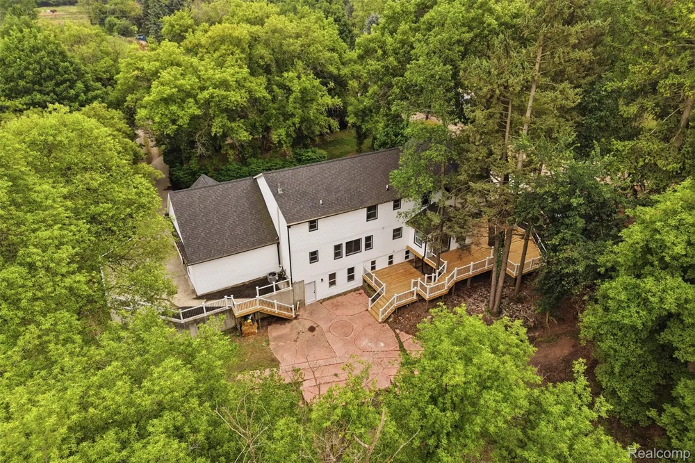 1968 Kellogg Road Genoa Township, MI 48114