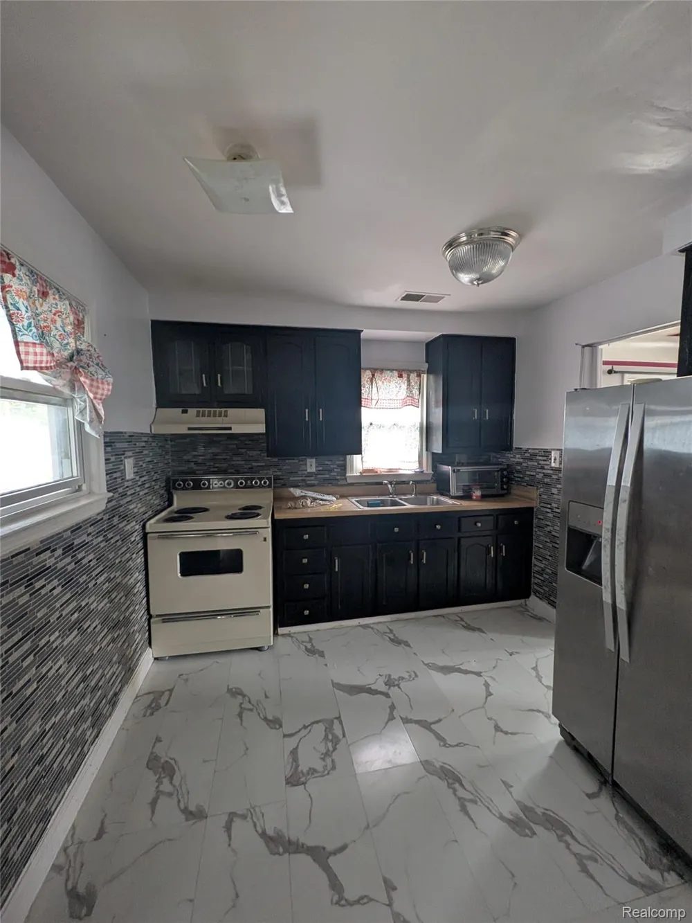 4869 Campbell Street Dearborn Heights City, MI 48125