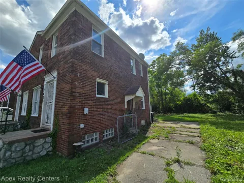 7675 Evergreen Avenue