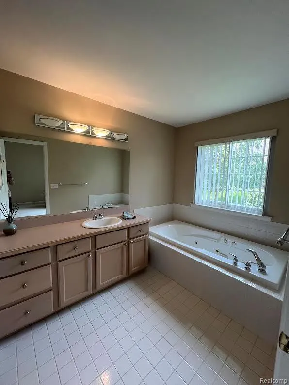 61315 Wedgewood Drive #18 Washington Township, MI 48094