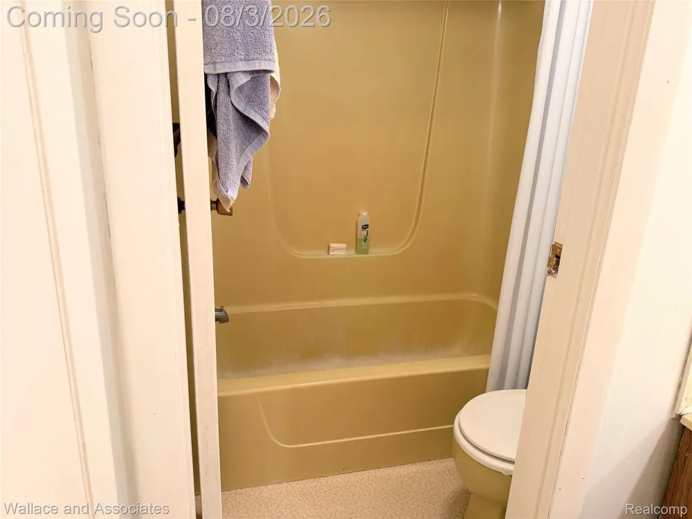 240 Townhall Road Speaker Township, MI 48454