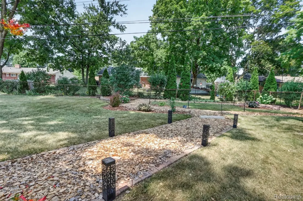 41008 Hollydale Novi City, MI 48375