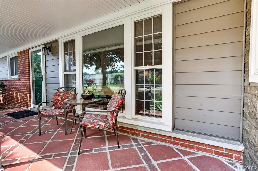 41008 Hollydale Novi City, MI 48375