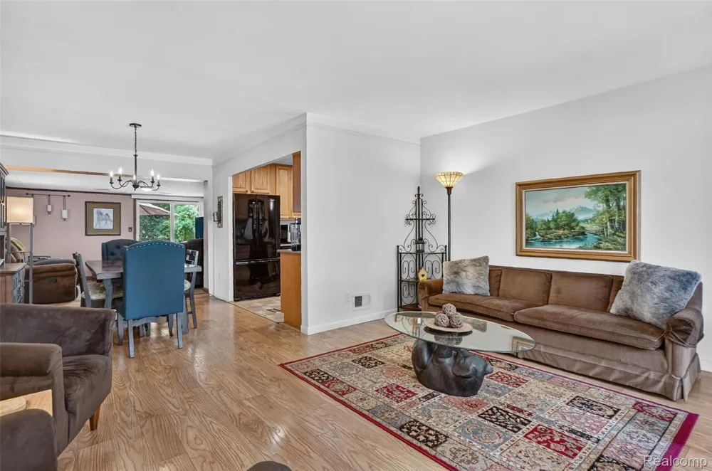 41008 Hollydale Novi City, MI 48375