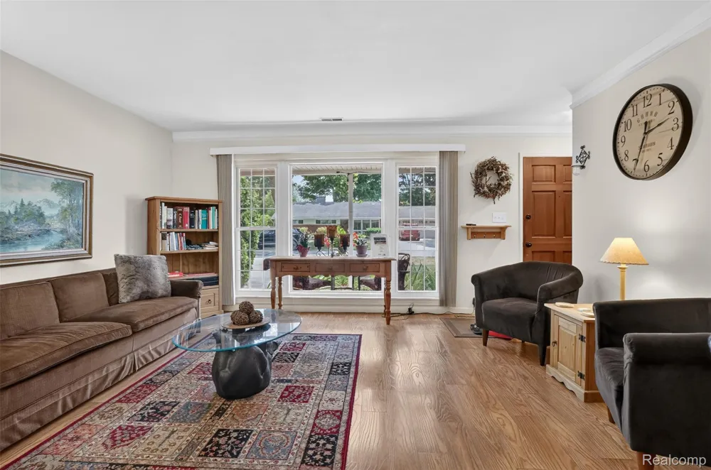 41008 Hollydale Novi City, MI 48375