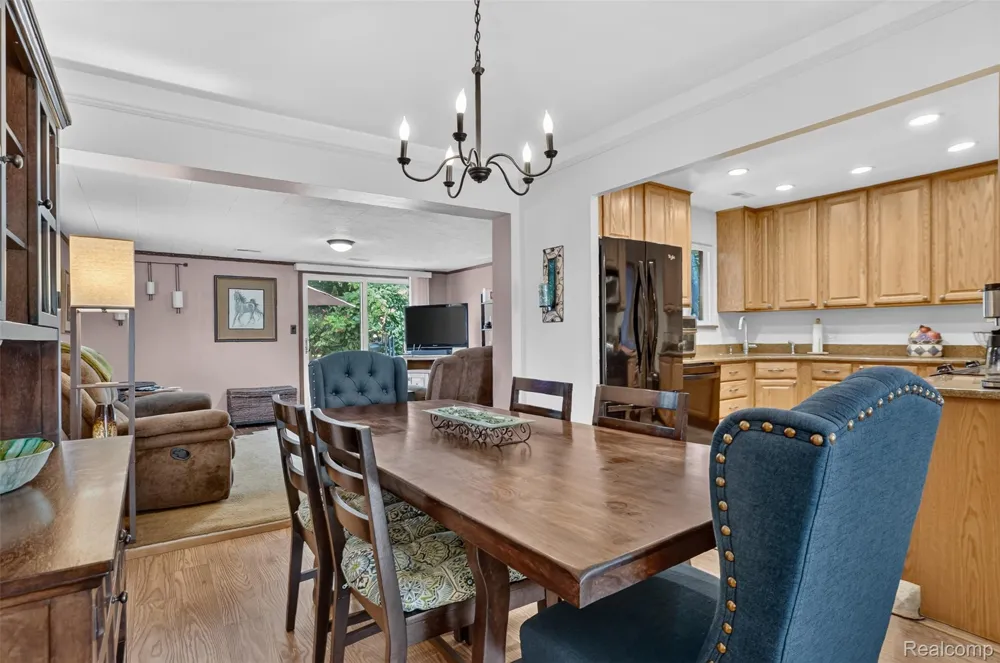 41008 Hollydale Novi City, MI 48375