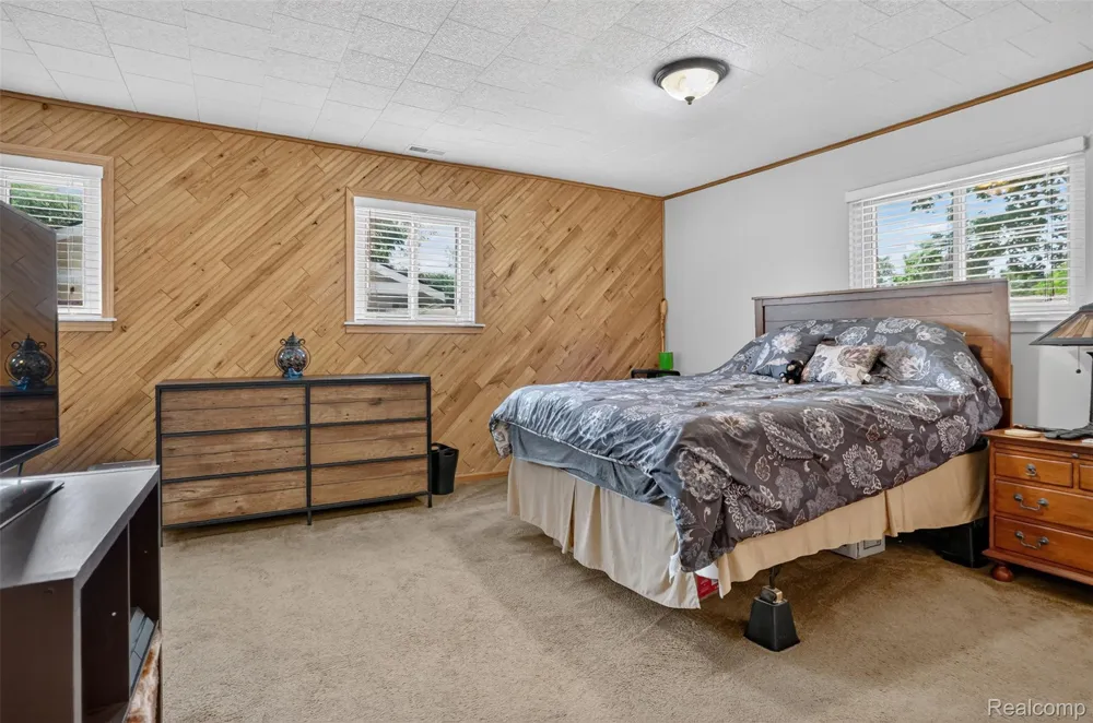 41008 Hollydale Novi City, MI 48375