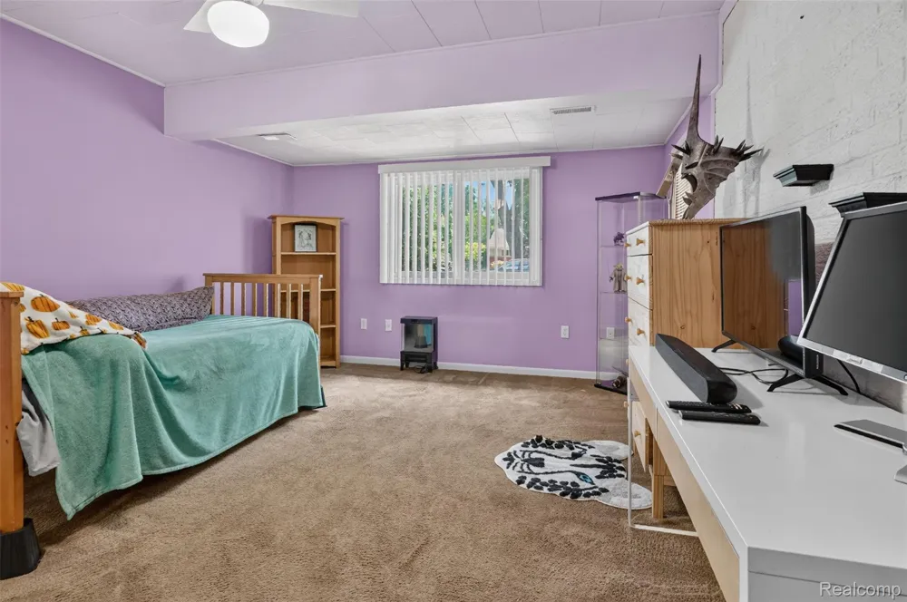 41008 Hollydale Novi City, MI 48375