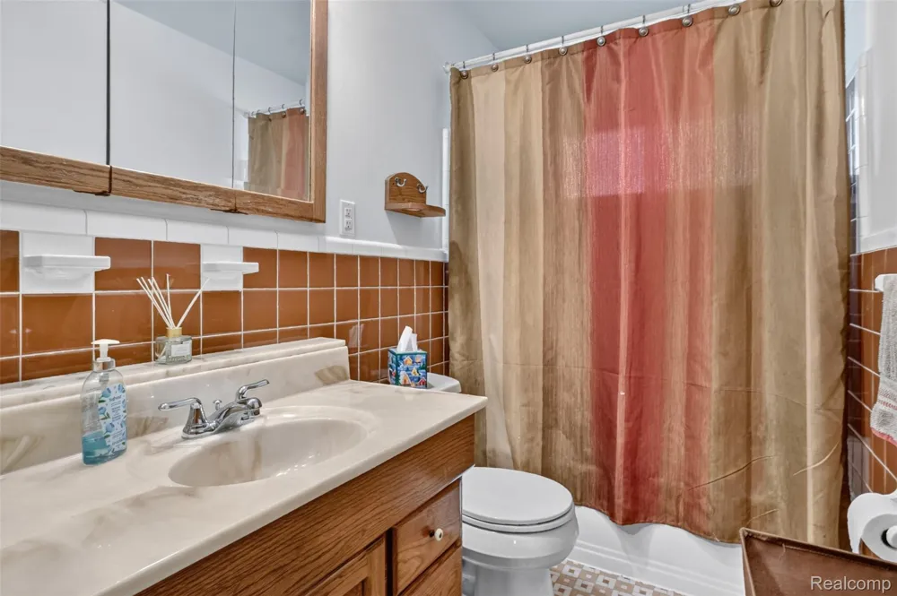 41008 Hollydale Novi City, MI 48375